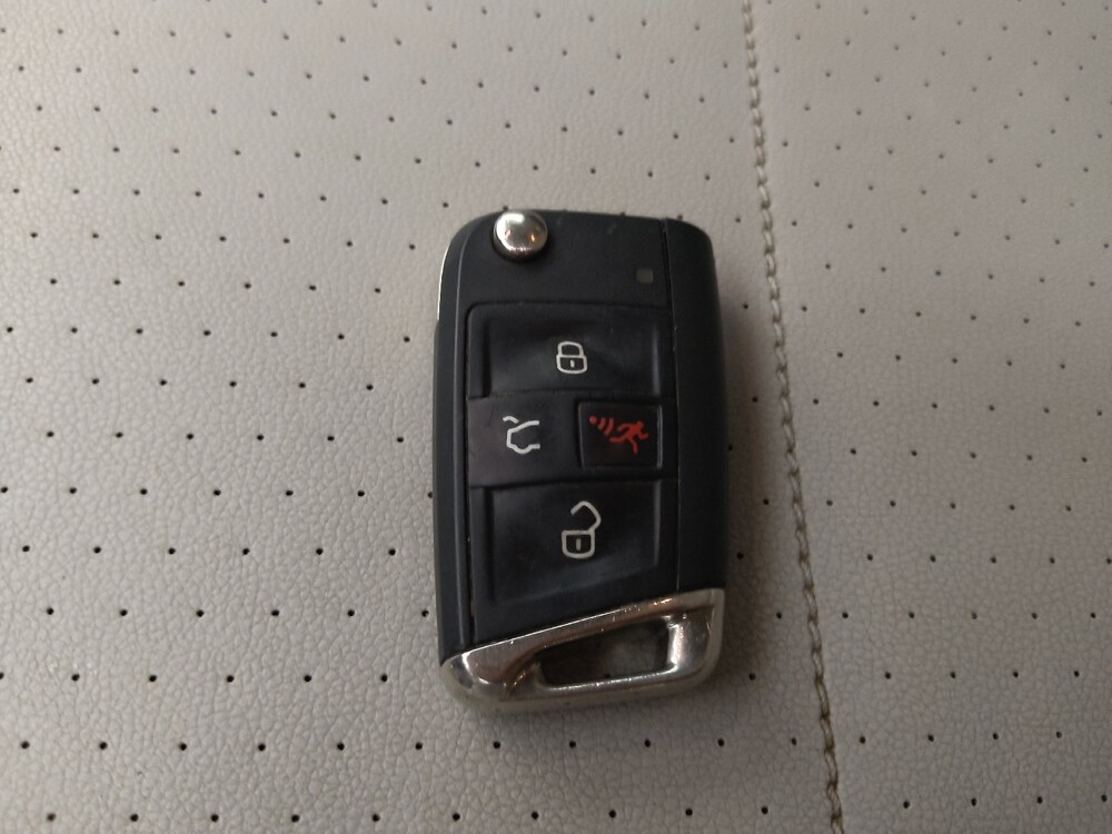 2018 Volkswagen Tiguan in St. Louis, MO 63136 - 18121719 32