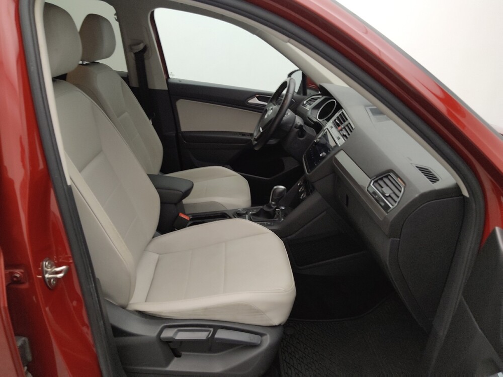 2018 Volkswagen Tiguan in St. Louis, MO 63136 - 18121719 21
