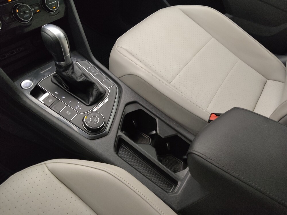 2018 Volkswagen Tiguan in St. Louis, MO 63136 - 18121719 26