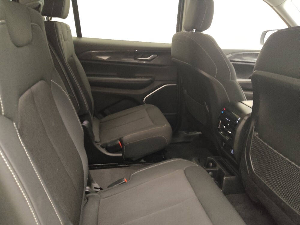 2022 Jeep Grand Cherokee L in Des Moines, IA 50310 - 18121725 19