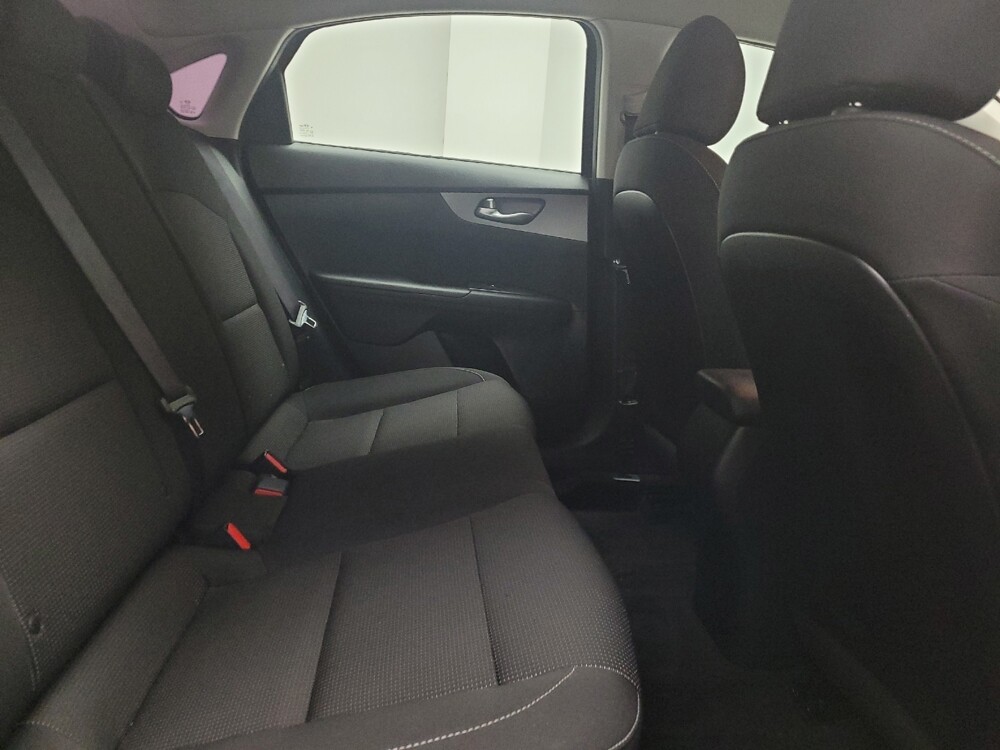 2020 Kia Forte in Eastpointe, MI 48021 - 18121727 19