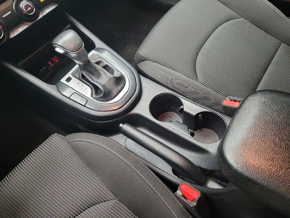 2020 Kia Forte in Eastpointe, MI 48021 - 18121727 26