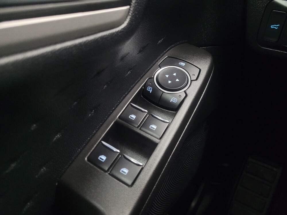 2020 Ford Escape in Indianapolis, IN 46222 - 18121728 27