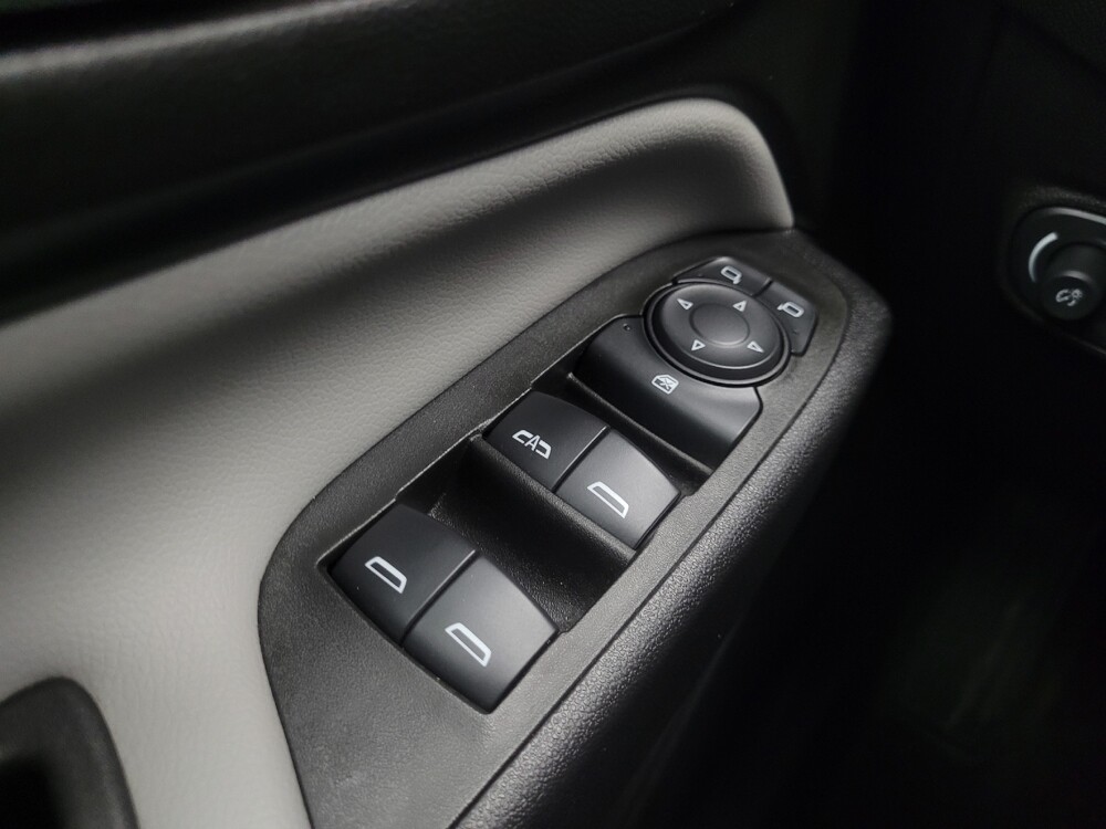 2020 Chevrolet Equinox in Indianapolis, IN 46222 - 18121740 27