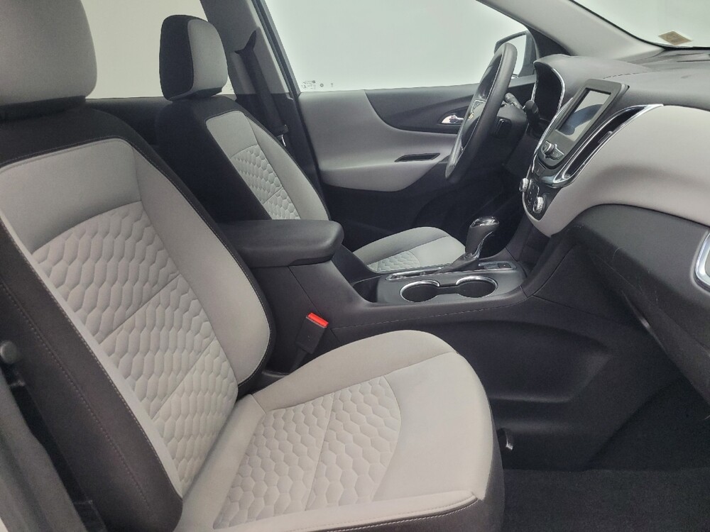 2020 Chevrolet Equinox in Indianapolis, IN 46222 - 18121740 21