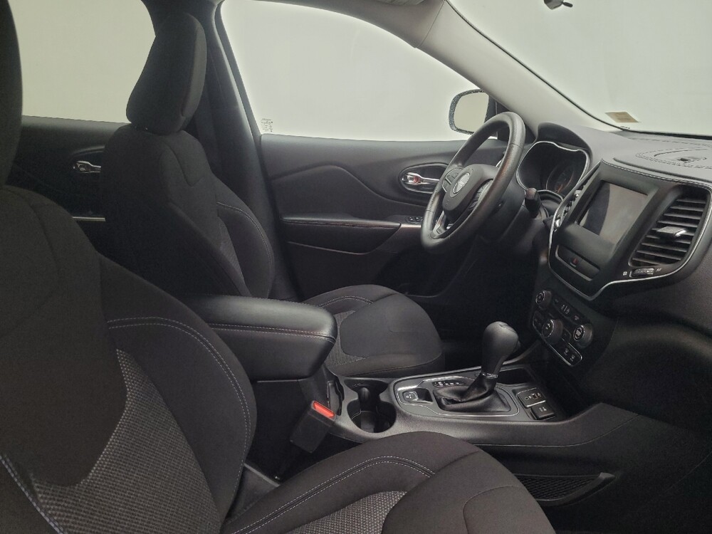 2020 Jeep Cherokee in Indianapolis, IN 46219 - 18121742 21