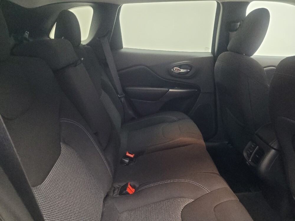 2020 Jeep Cherokee in Indianapolis, IN 46219 - 18121742 19