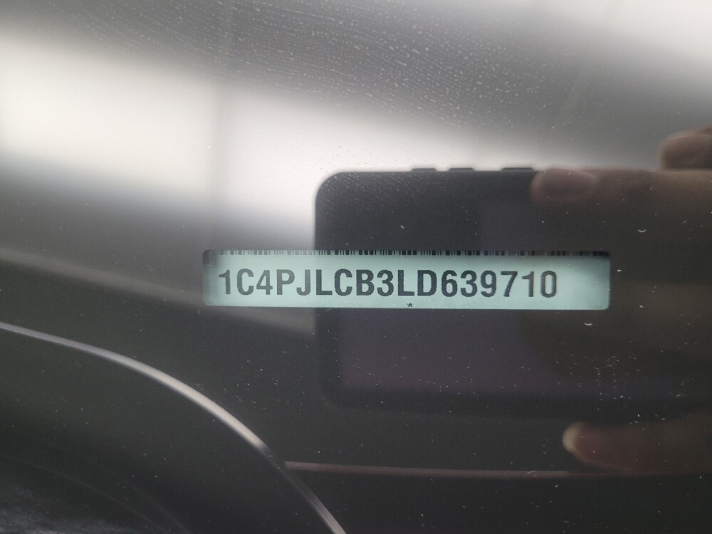 2020 Jeep Cherokee in Indianapolis, IN 46219 - 18121742 33