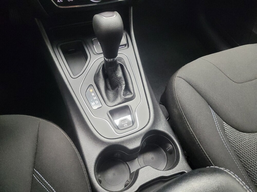 2020 Jeep Cherokee in Indianapolis, IN 46219 - 18121742 26