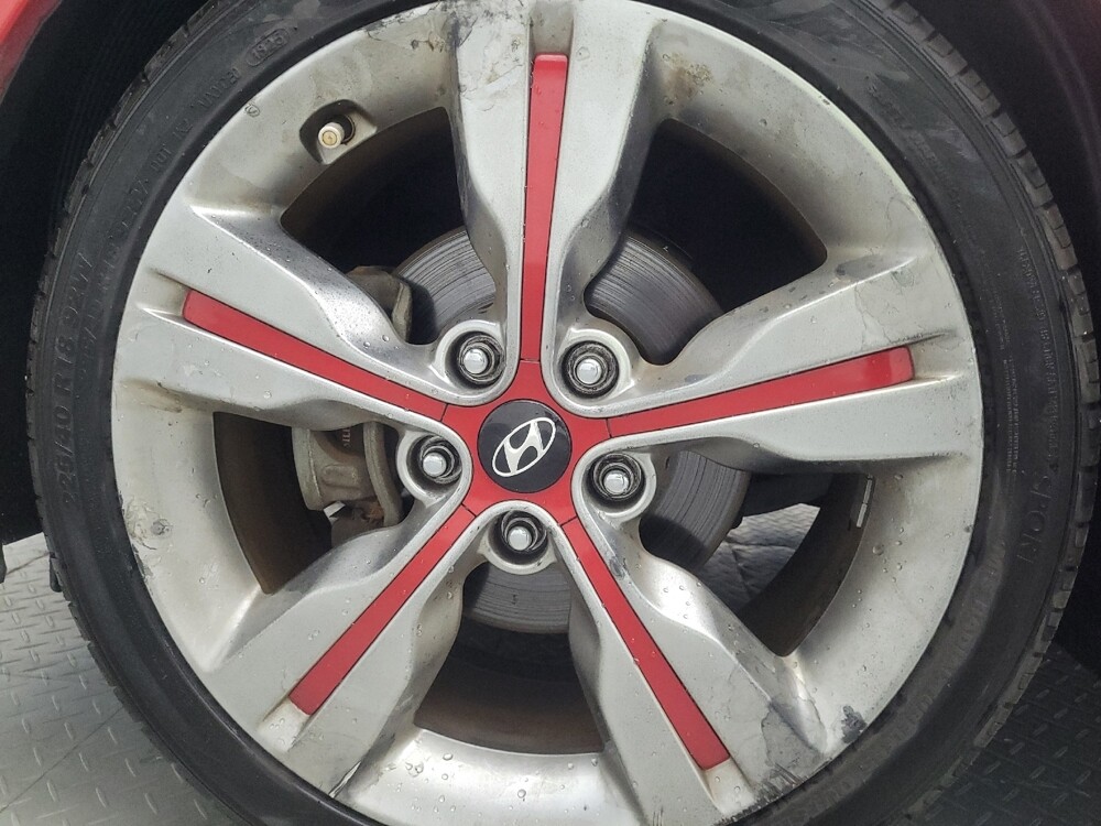 2016 Hyundai Veloster in Macon, GA 31210 - 18121745 30