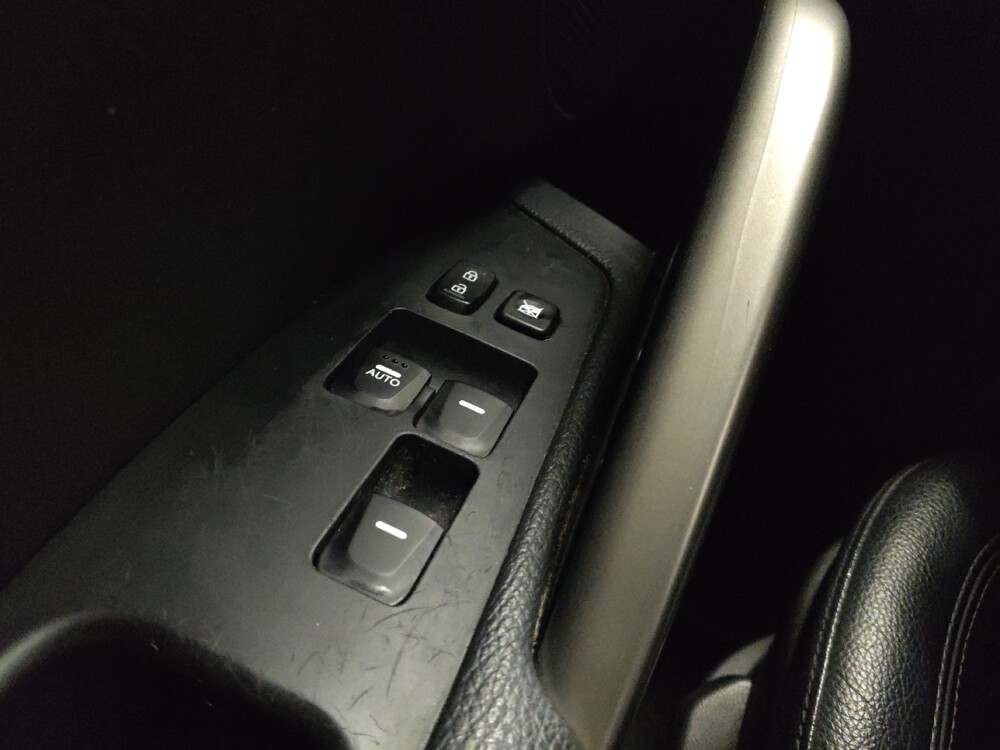 2016 Hyundai Veloster in Macon, GA 31210 - 18121745 31