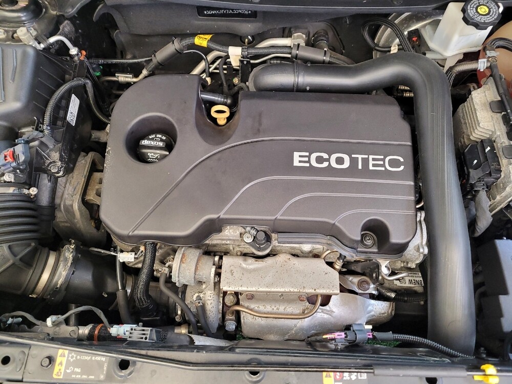 2018 Chevrolet Equinox in Fairfield, OH 45014 - 18121746 30