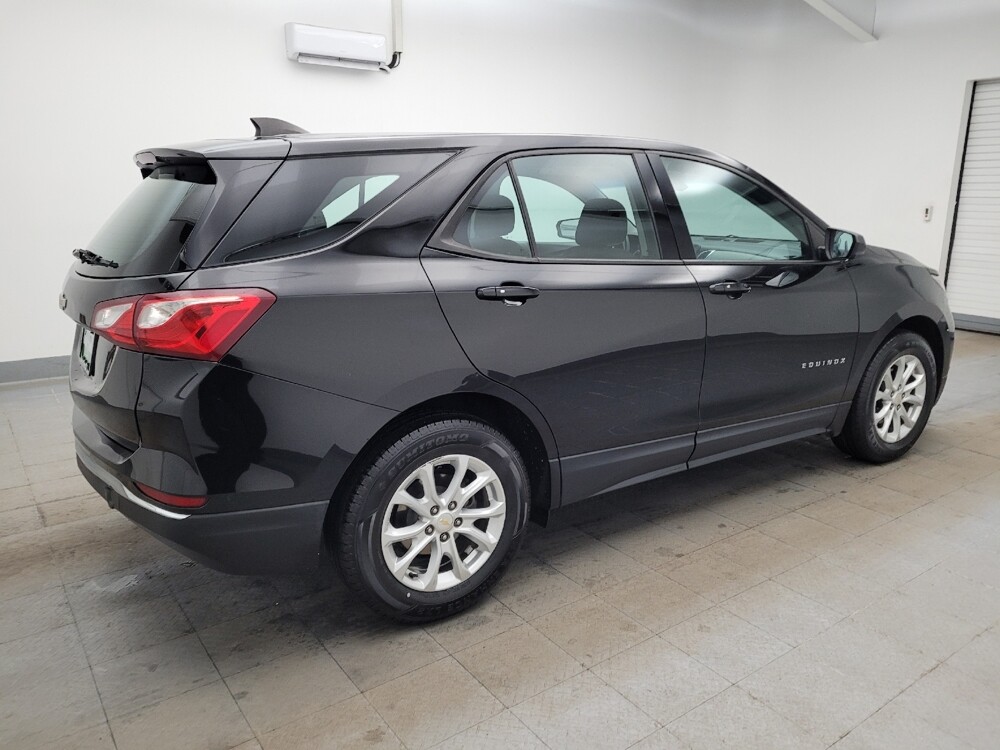 2018 Chevrolet Equinox in Cincinnati, OH 45255 - 18121764 10