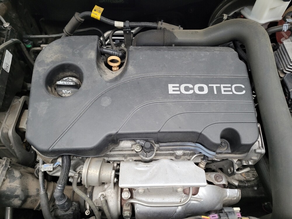 2018 Chevrolet Equinox in Cincinnati, OH 45255 - 18121764 30