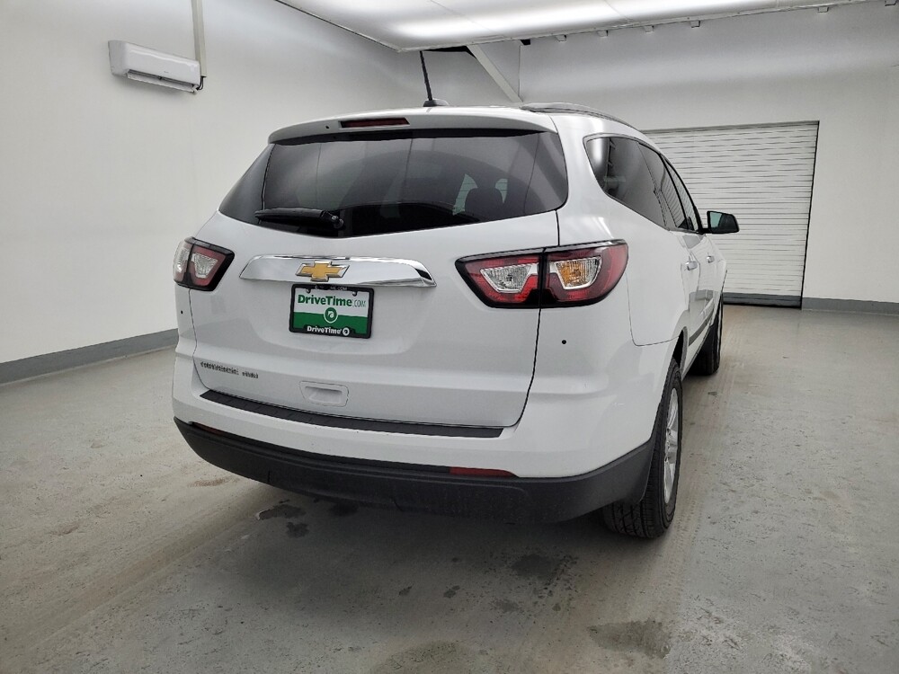 2017 Chevrolet Traverse in Toledo, OH 43617 - 18121770 7
