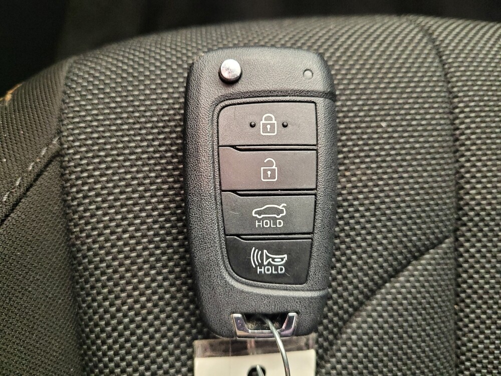 2024 Hyundai Elantra in Toledo, OH 43617 - 18121771 32