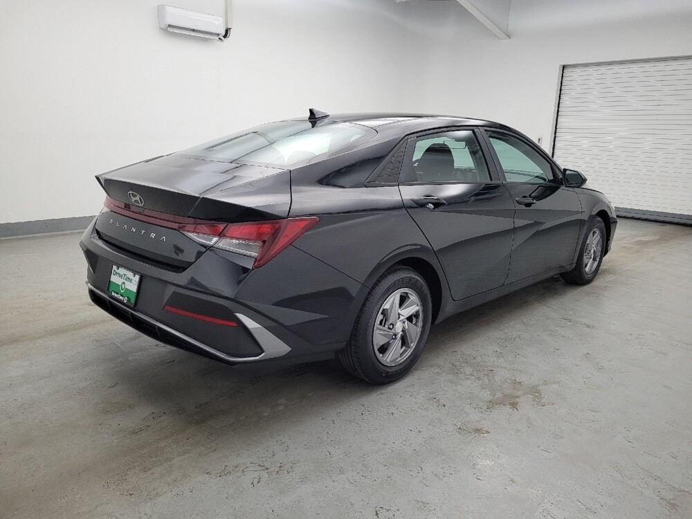 2024 Hyundai Elantra in Toledo, OH 43617 - 18121771 10