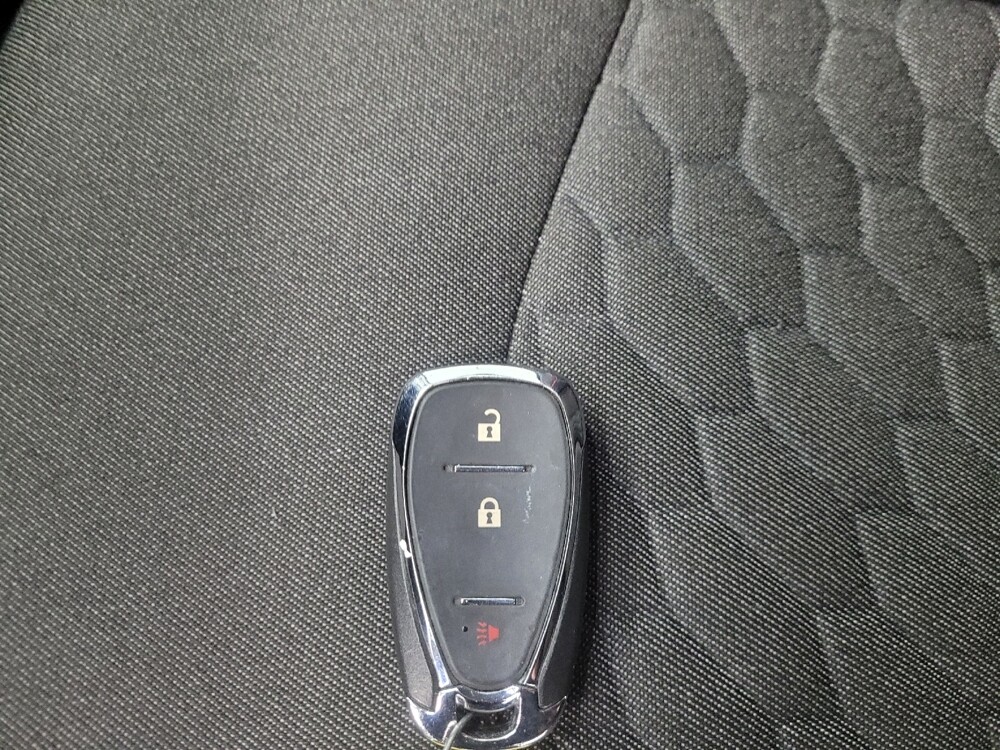 2020 Chevrolet Equinox in Indianapolis, IN 46222 - 18121773 32