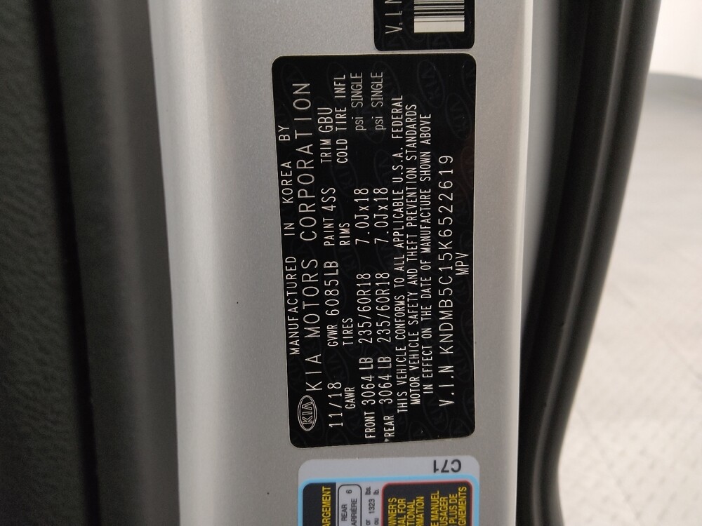 2019 Kia Sedona in Topeka, KS 66611 - 18121789 33