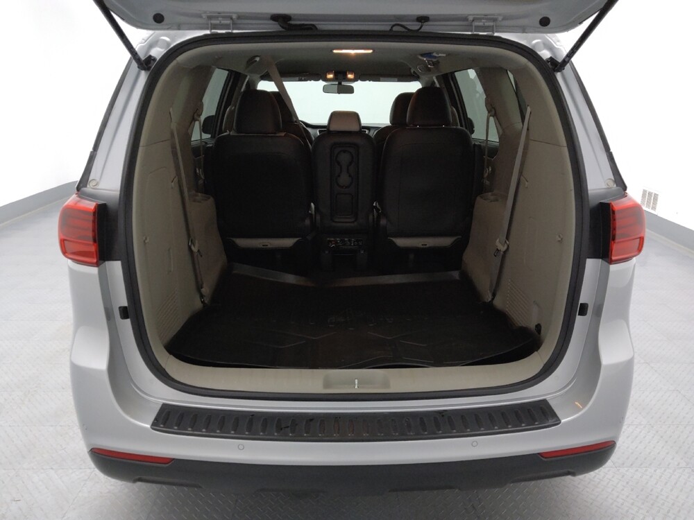 2019 Kia Sedona in Topeka, KS 66611 - 18121789 29