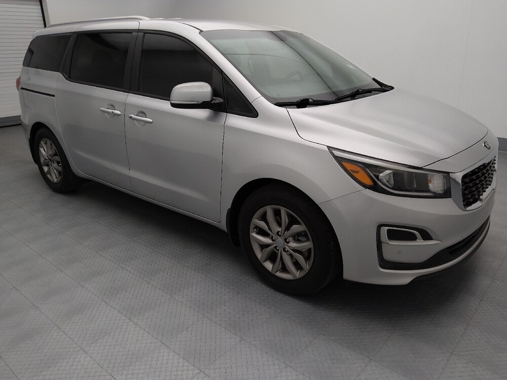 2019 Kia Sedona in Topeka, KS 66611 - 18121789 11