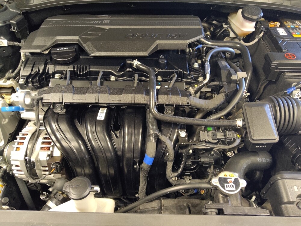 2025 Hyundai Elantra in Phoenix, AZ 85015 - 18121790 30