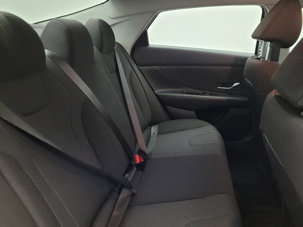 2025 Hyundai Elantra in Phoenix, AZ 85015 - 18121790 19