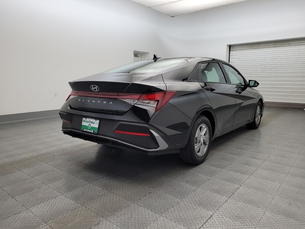2025 Hyundai Elantra in Phoenix, AZ 85015 - 18121790 9