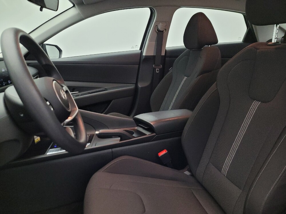 2025 Hyundai Elantra in Phoenix, AZ 85015 - 18121790 17