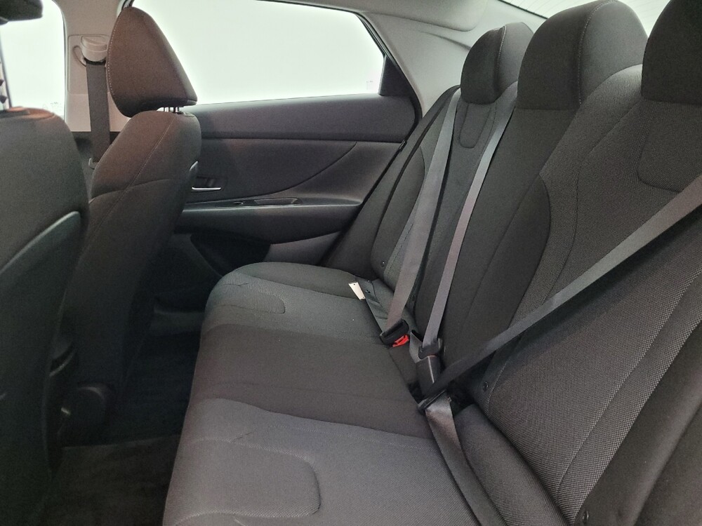 2025 Hyundai Elantra in Phoenix, AZ 85015 - 18121790 18