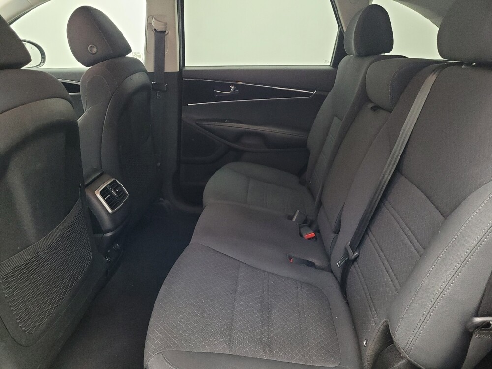 2019 Kia Sorento in Hialeah, FL 33014 - 18121794 18