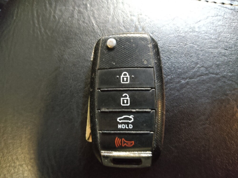 2019 Kia Optima in Charleston, SC 29414 - 18121800 32