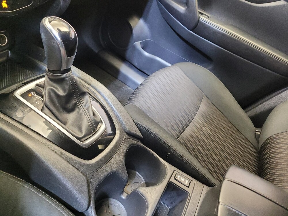 2019 Nissan Rogue in Fairfield, OH 45014 - 18121804 26