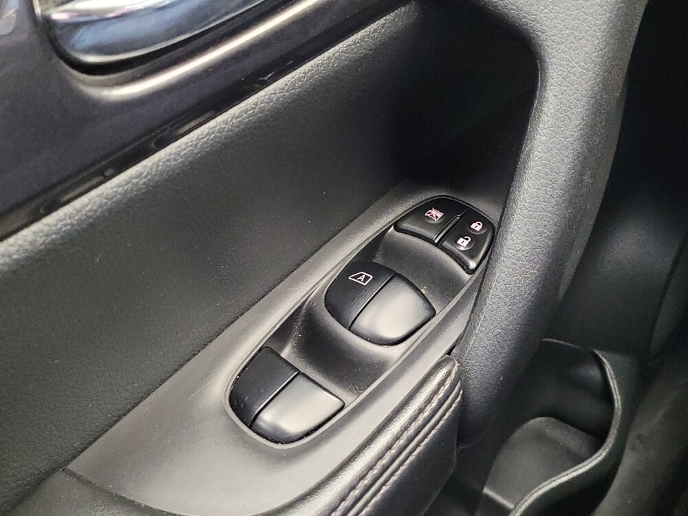 2019 Nissan Rogue in Fairfield, OH 45014 - 18121804 27