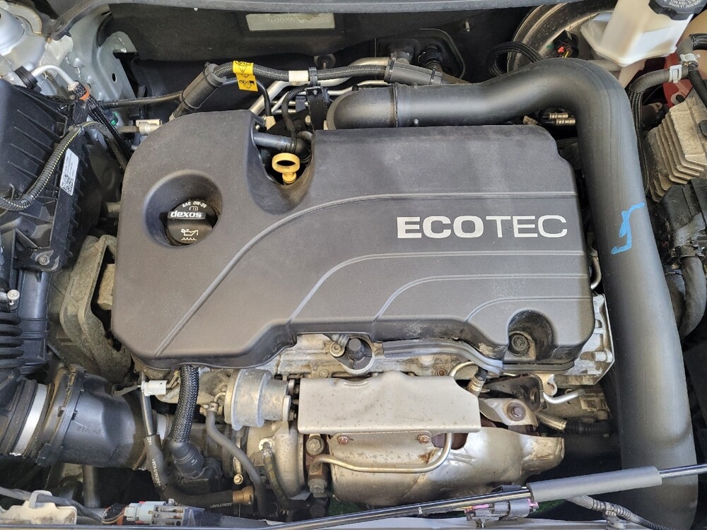 2018 Chevrolet Equinox in Toledo, OH 43617 - 18121805 30