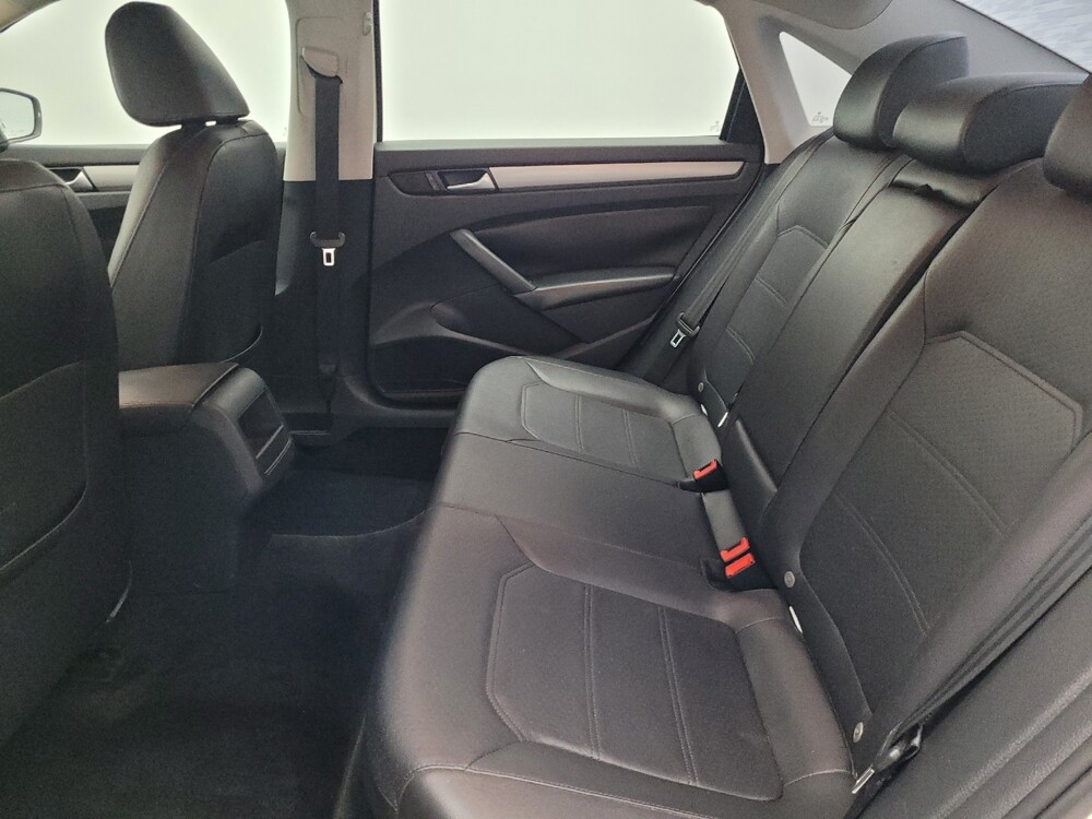 2015 Volkswagen Passat in Ocala, FL 34471 - 18121815 18