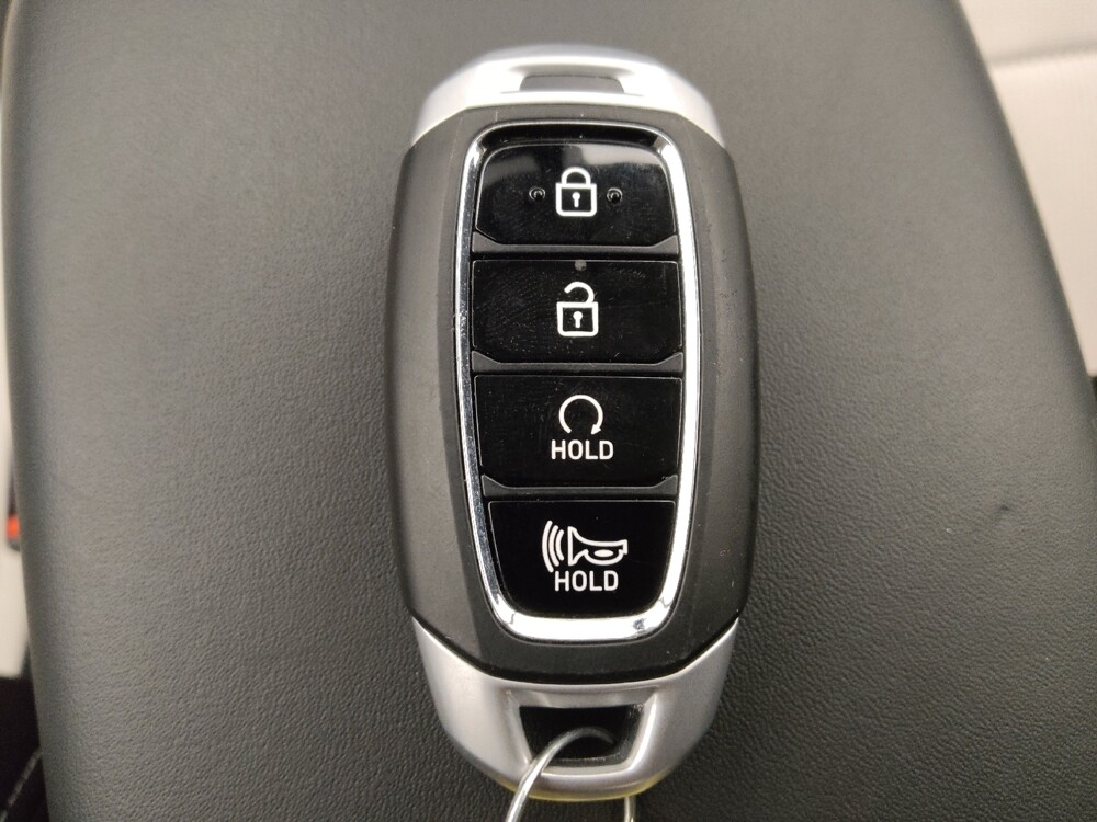 2025 Hyundai Venue in Albuquerque, NM 87123 - 18121818 32