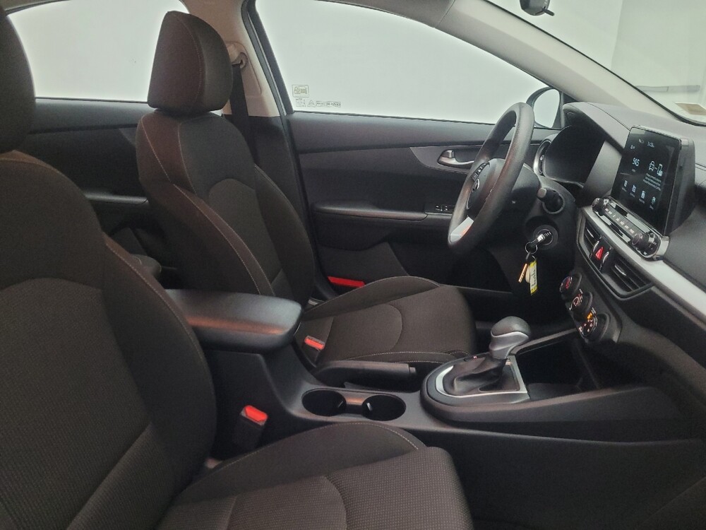 2021 Kia Forte in Glendale, AZ 85301 - 18121821 21