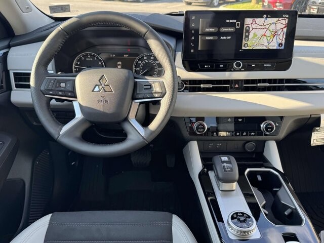 2026 Mitsubishi Outlander in Winchester, VA 22602 - 18121839 10