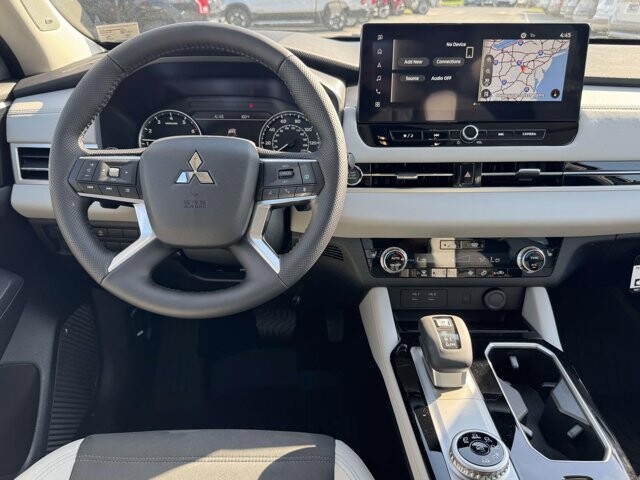 2026 Mitsubishi Outlander in Winchester, VA 22602 - 18121840 11