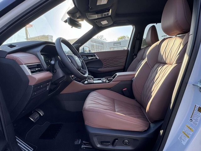 2026 Mitsubishi Outlander in Winchester, VA 22602 - 18121841 8