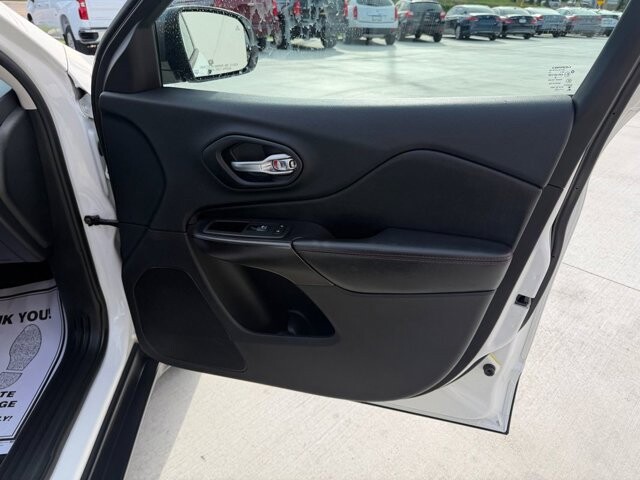 2020 Jeep Cherokee in Knoxville, TN 37920 - 18121854 11