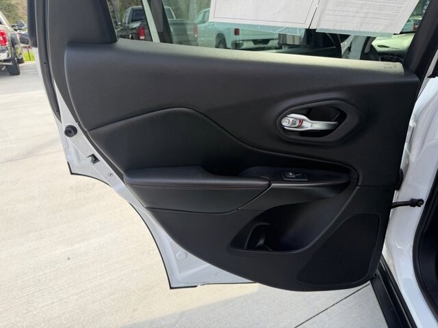 2020 Jeep Cherokee in Knoxville, TN 37920 - 18121854 8