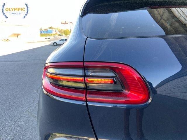 2017 Porsche Macan in Decatur, GA 30032 - 18121857 16