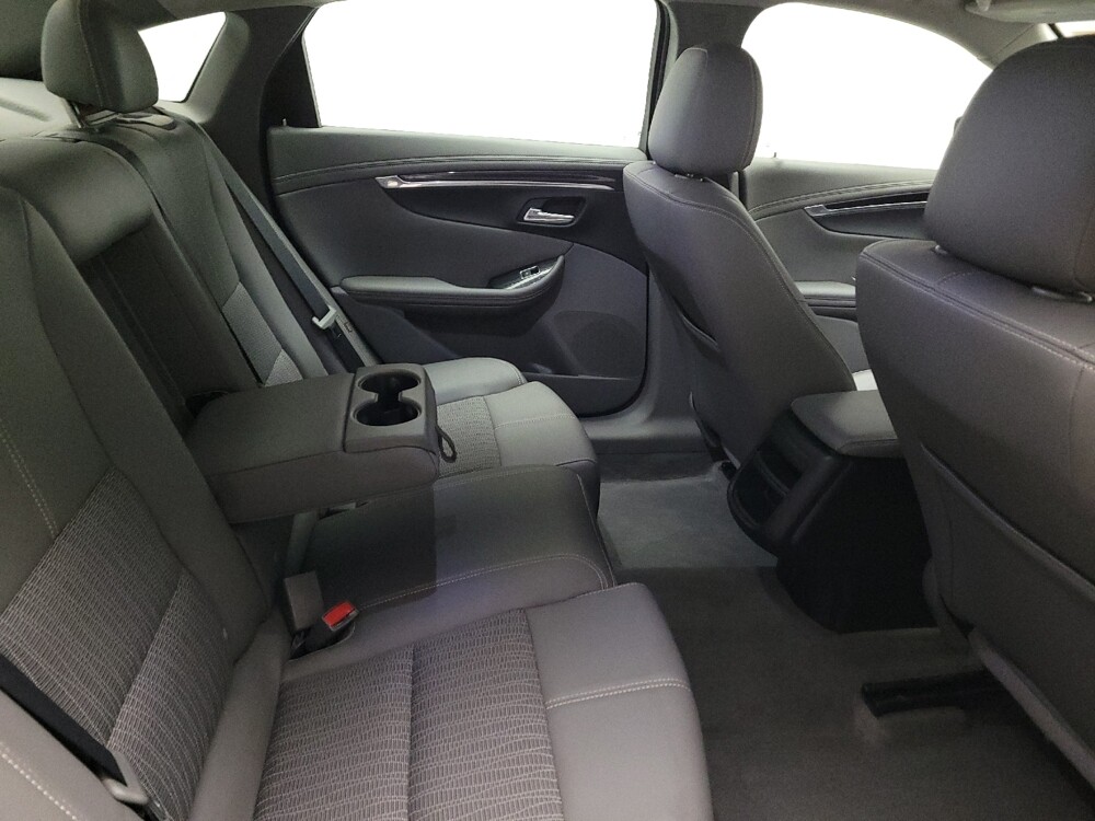 2018 Chevrolet Impala in Montclair, CA 91763 - 18121877 19