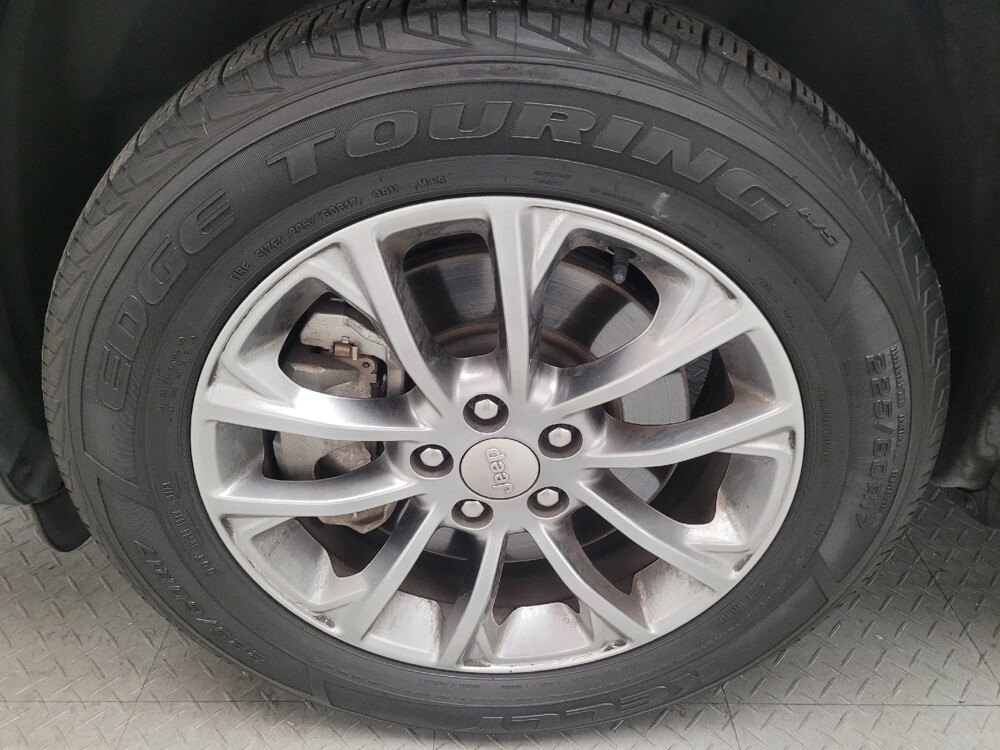 2019 Jeep Cherokee in Downey, CA 90241 - 18121882 31