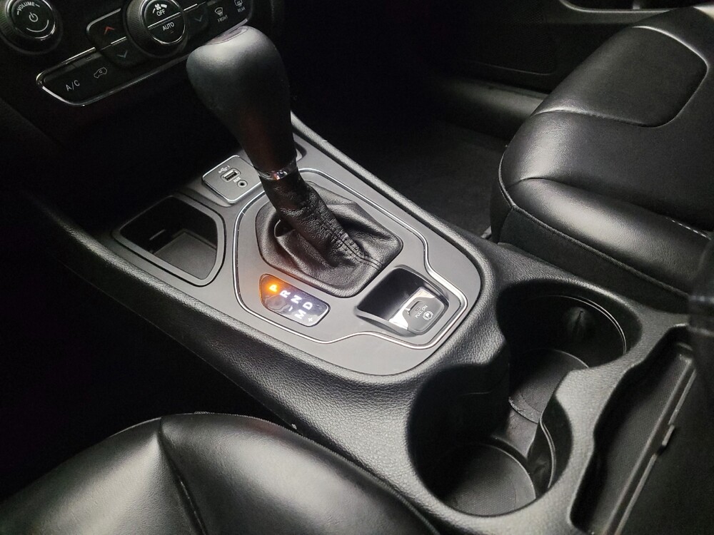 2019 Jeep Cherokee in Downey, CA 90241 - 18121882 26