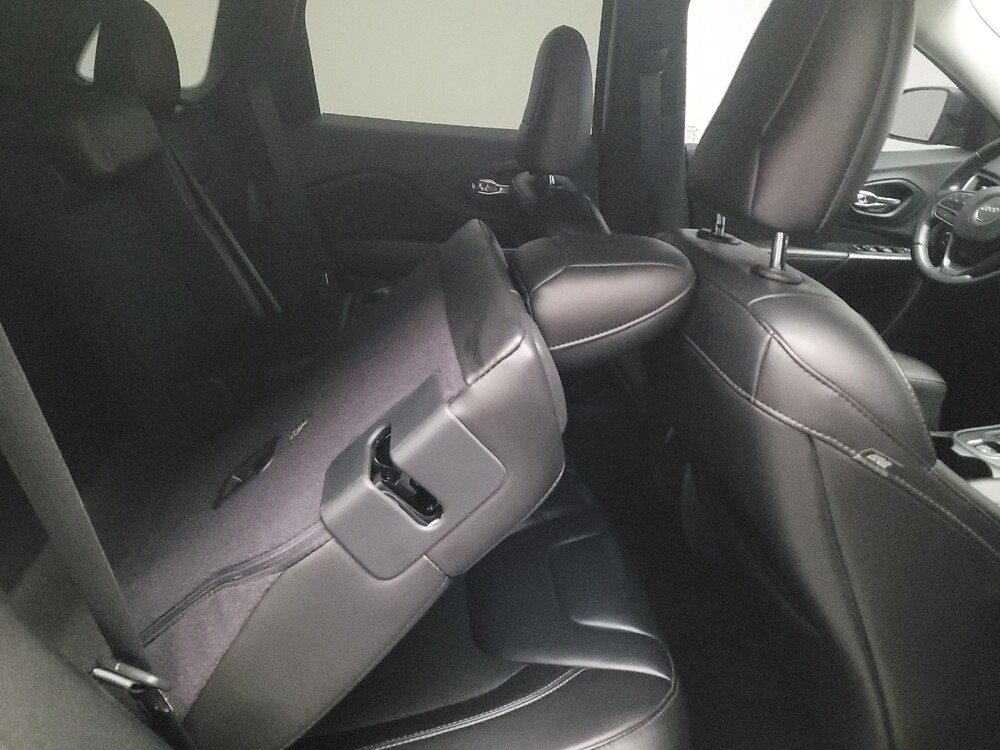 2019 Jeep Cherokee in Downey, CA 90241 - 18121882 19