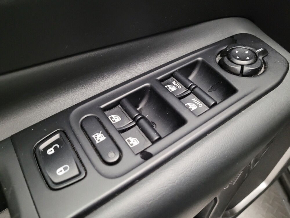 2022 Jeep Renegade in Downey, CA 90241 - 18121883 27