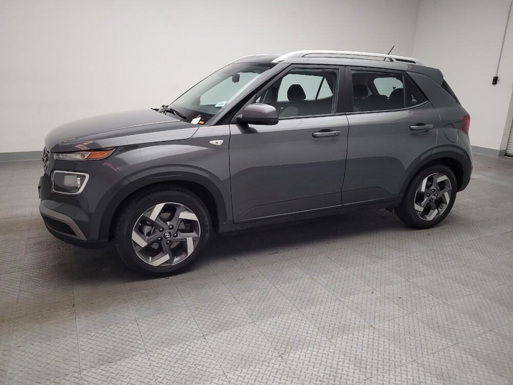 2025 Hyundai Venue in Downey, CA 90241 - 18121884 2